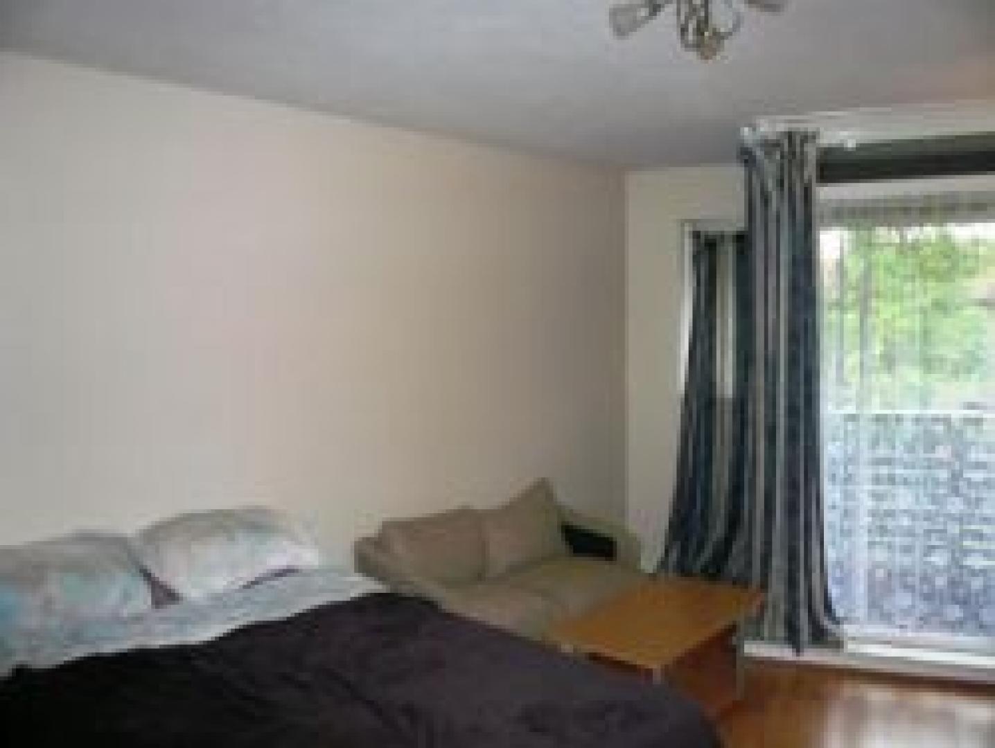 			VIEWINGS ARE HIGHLY RECCOMENDED., Studio Apartment, 1 bath, 1 reception Flat			 Brassey Road, KILBURN